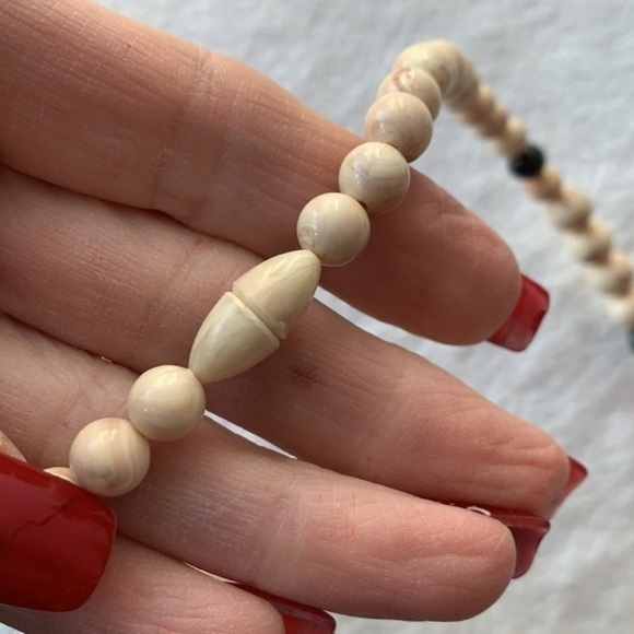 Avon Graduated bead swirl acrylic vintage long soft pastel colorful statement - Picture 6 of 7